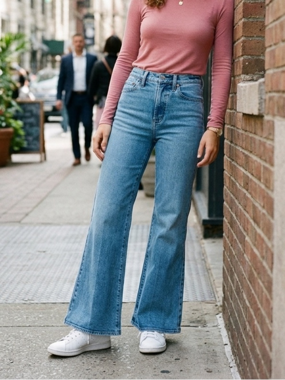 NWT Universal Thread Jeans Sz 8 High-Rise70s  Flare Comfort Stretch Light Wash
